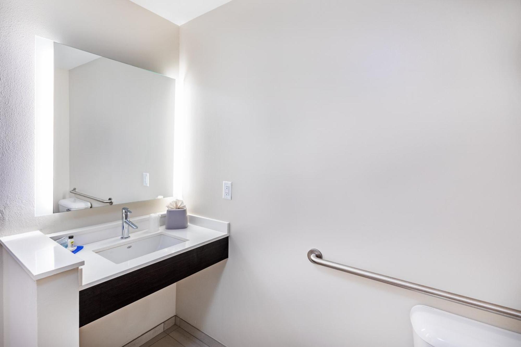 Holiday Inn Express & Suites Purcell By Ihg Bagian luar foto